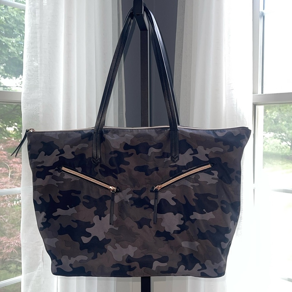 Stella & Dot Camouflage Tote in Gray and Black